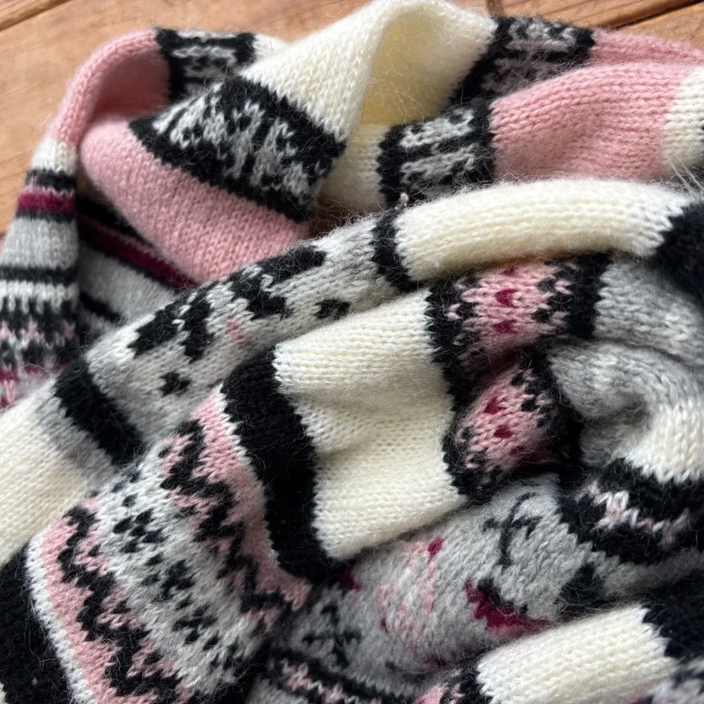 Joe Boxer Cream/Pink and Black Knit Scarf
